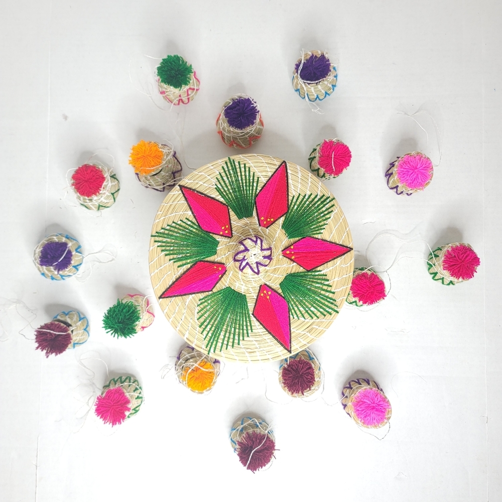 Woven hand made Guatemalan baskets with lid with 17 small baskets with lids.
